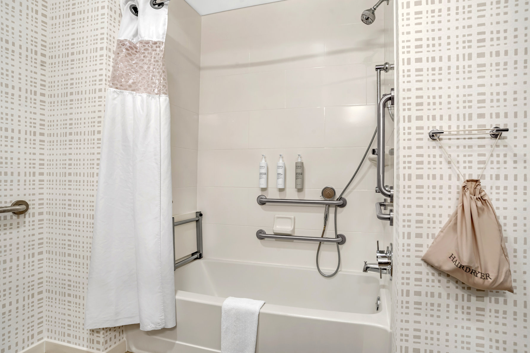 Hampton Inn by Hilton Eufaula Room Type - 1KNG MOB HEAR ACC W TUB NS