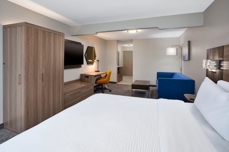 HOLIDAY INN EXP STES WAUSEON