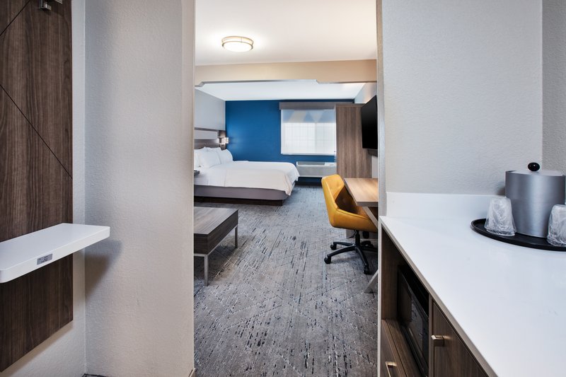 HOLIDAY INN EXP STES WAUSEON