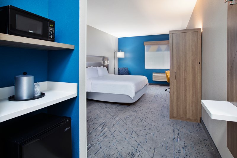 HOLIDAY INN EXP STES WAUSEON