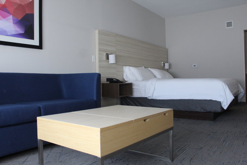 Holiday Inn Express and Suites Roswell