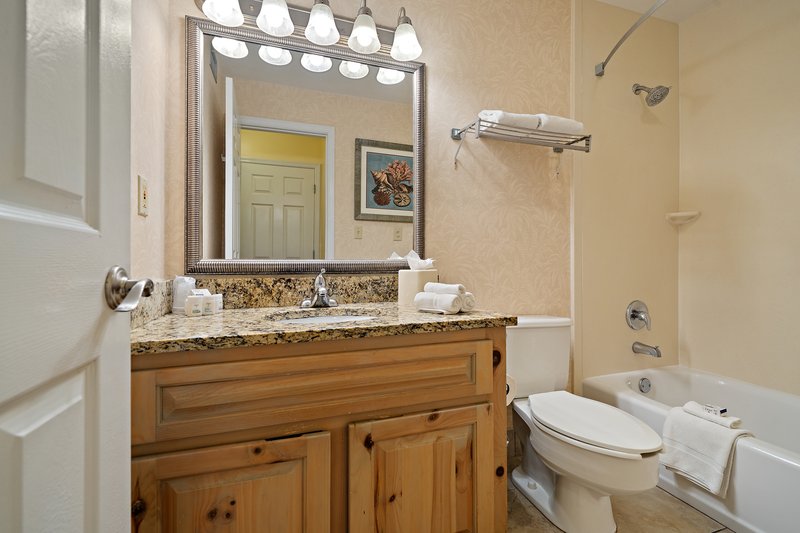 ISLANDER GUEST RM 2QUEEN BEDS NONSMOKING