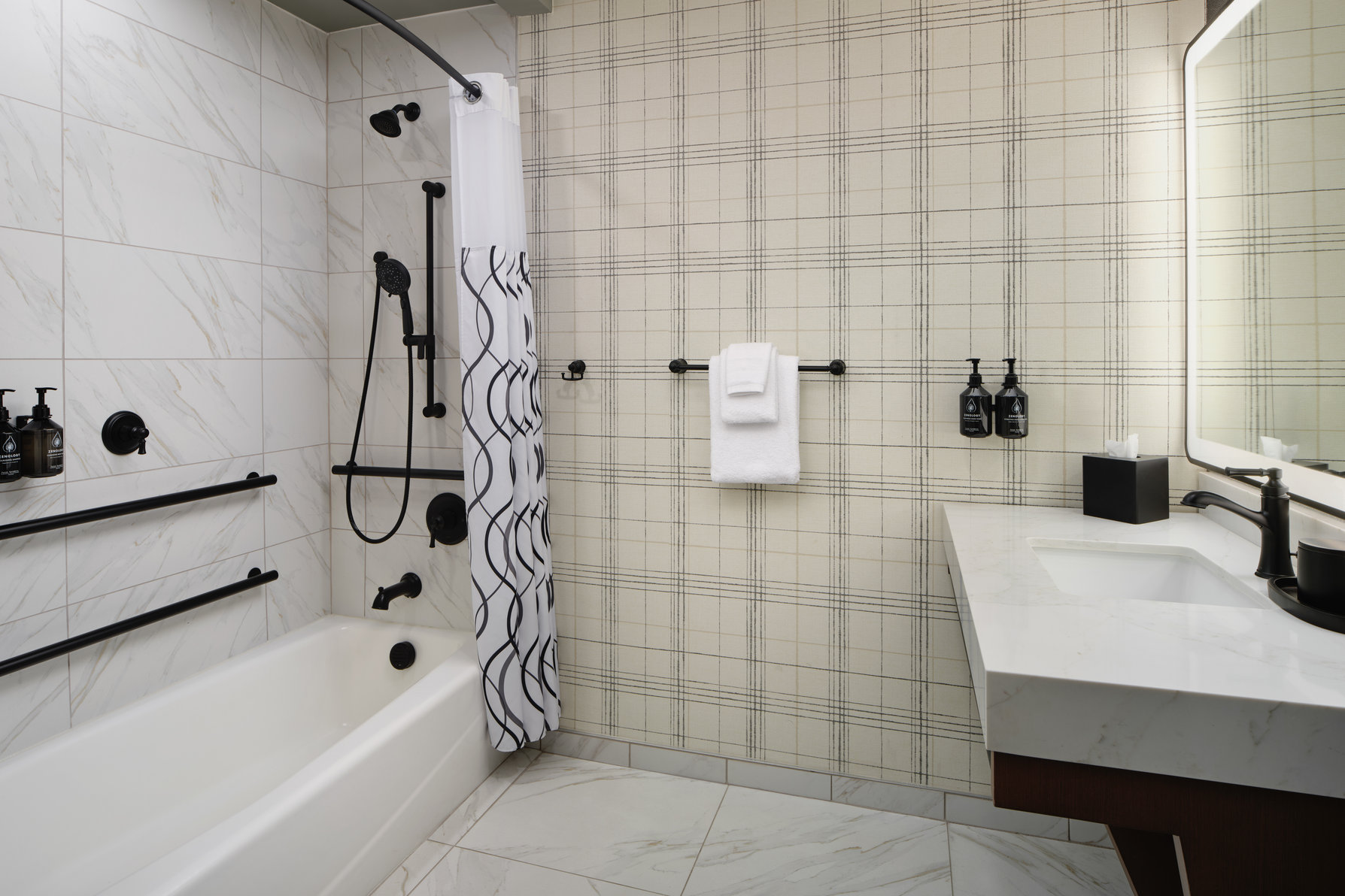 Tryon Riverfront Inn New Bern, Tapestry Collection by Hilton Room Type - 1 KING MOB ACCESS BATHTUB