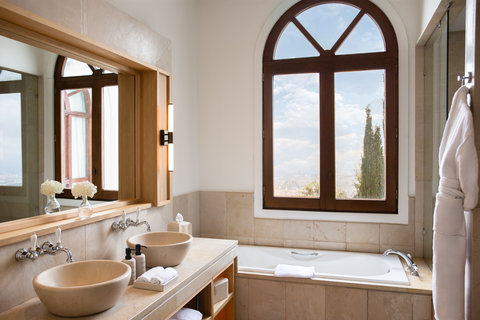 METT Barcelona Hotel Sea View Junior Suite Bathroom