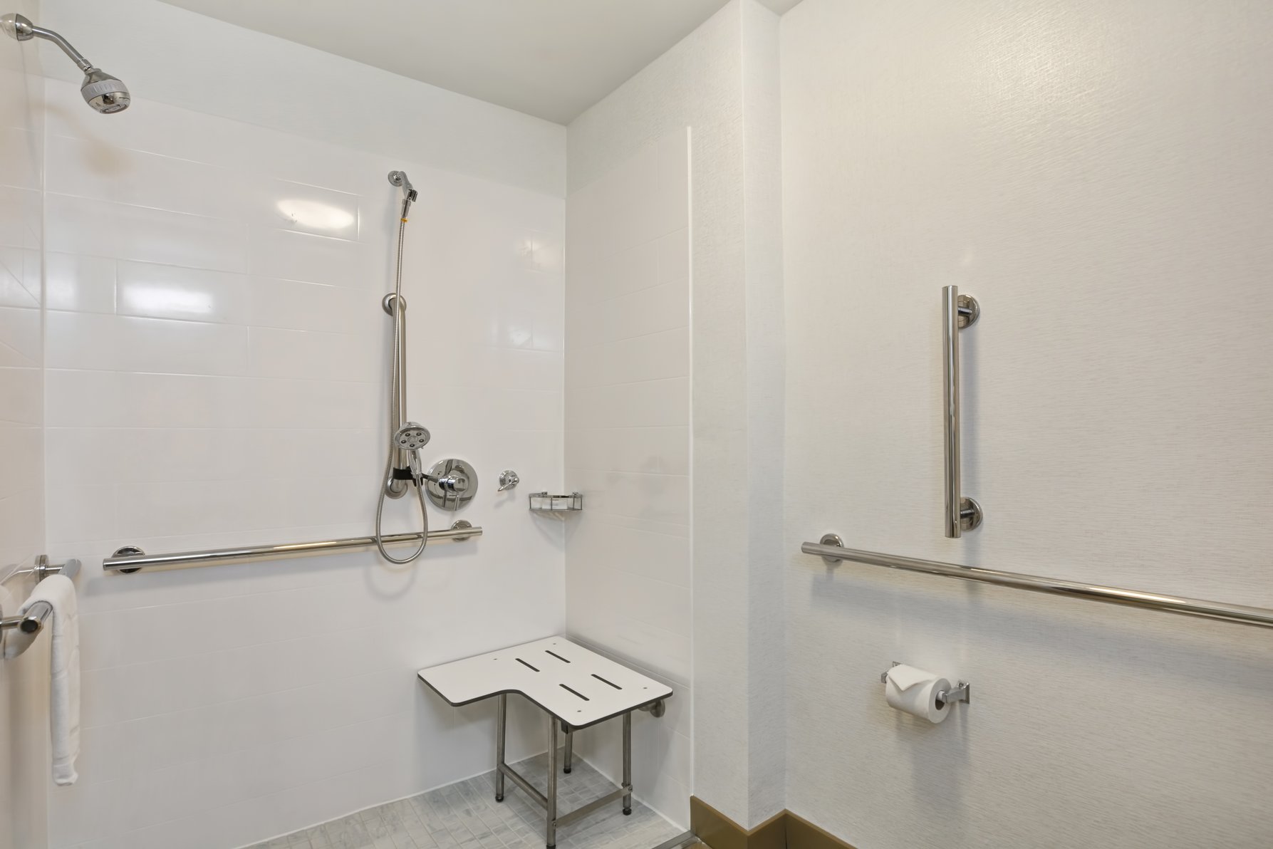 Hampton Inn & Suites by Hilton Boynton Beach Room Type - 2QN MOB HEAR ACC RISHW NS