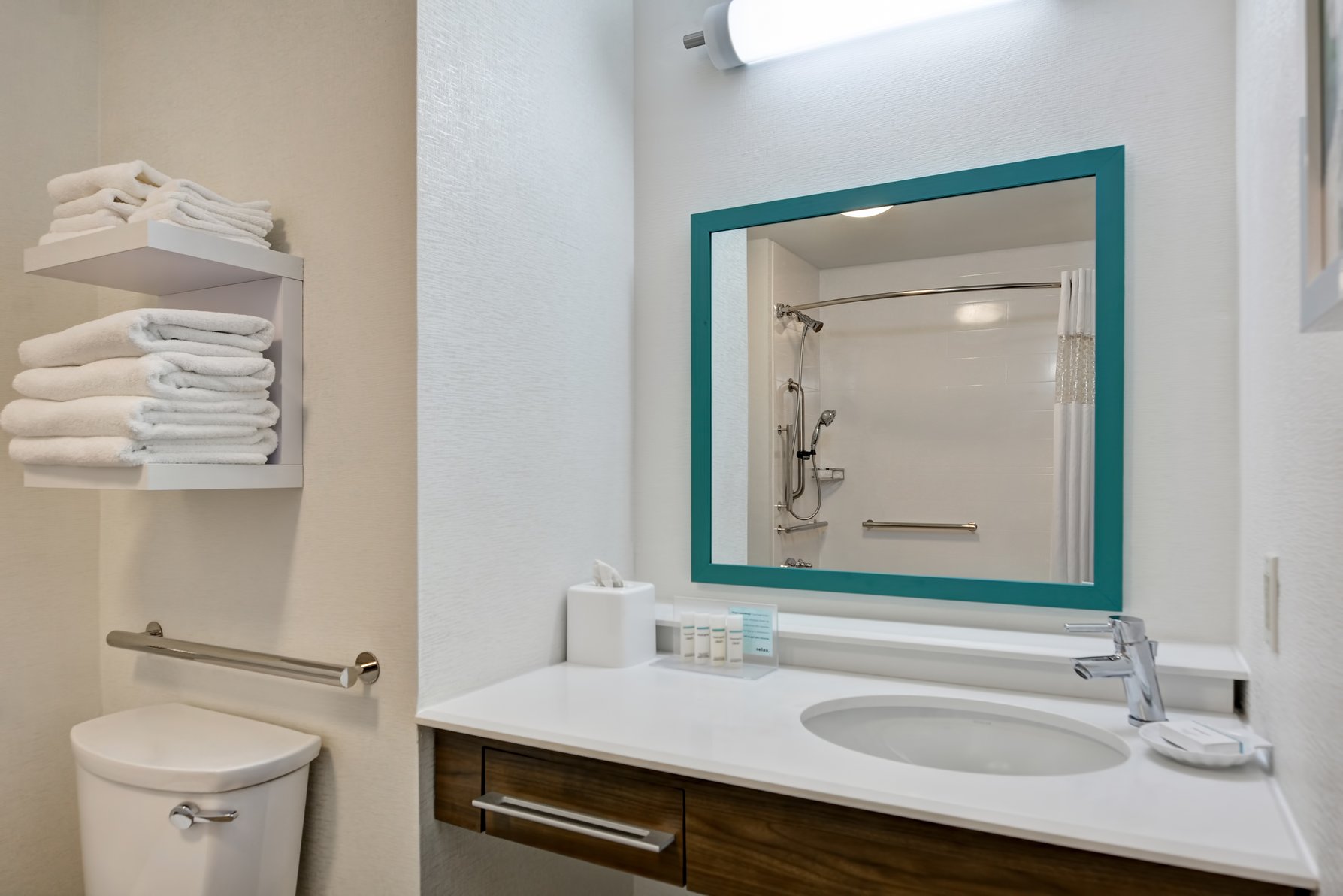 Hampton Inn & Suites by Hilton Boynton Beach Room Type - 1KG MOB HEA ACC TUB STE NS