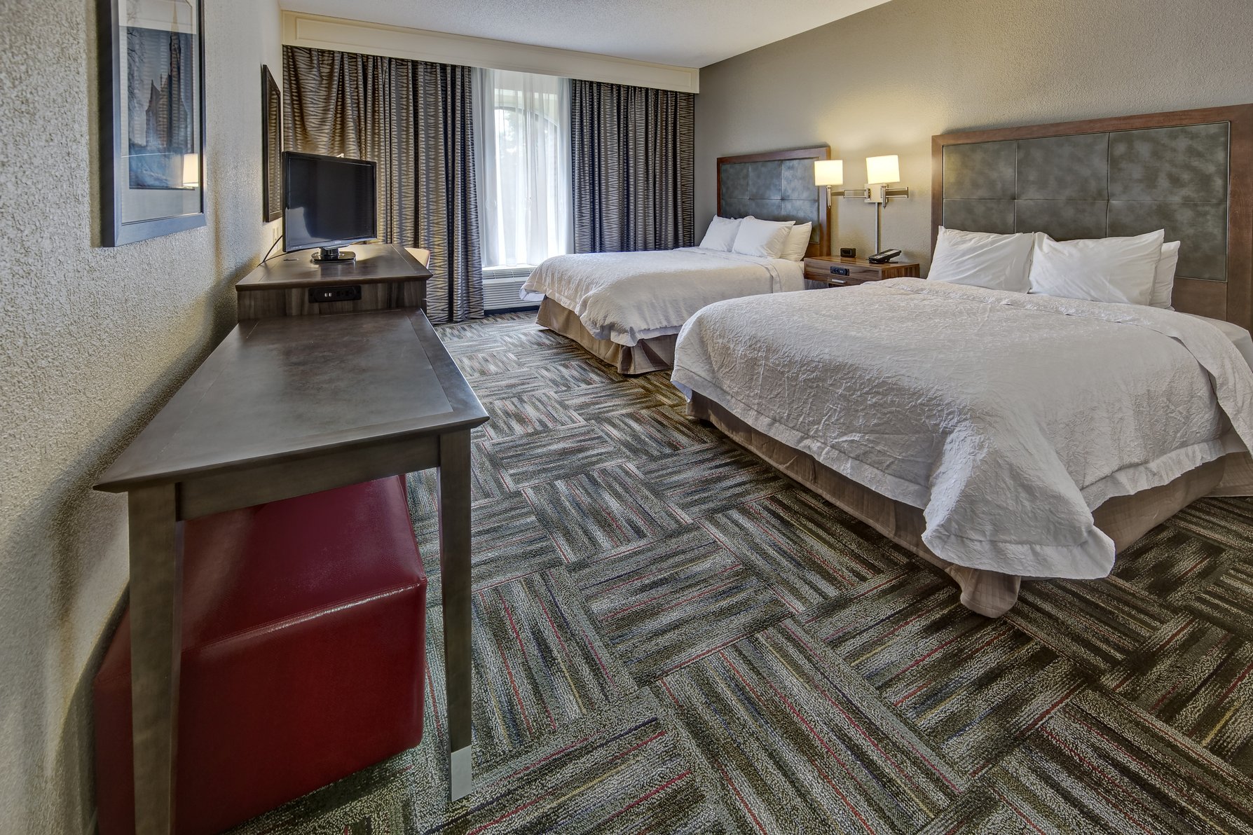Hampton Inn Newberry Opera House Room Type - 2QN MOB HEAR ACC RI-SHW NS