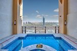 Sky Studio Premium Palm View/King Bed WiFi/LED TV