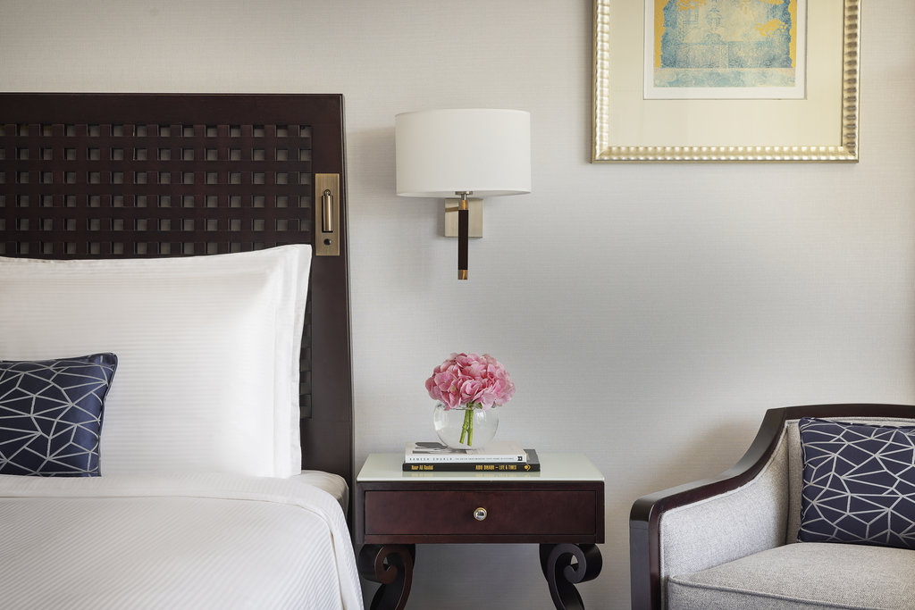 Beach Rotana Room Type - Premium Room/King Bed/40sqm/WiFi/TV/AC CityView/Balcony/Jacuzzi/Rainshower/Safe