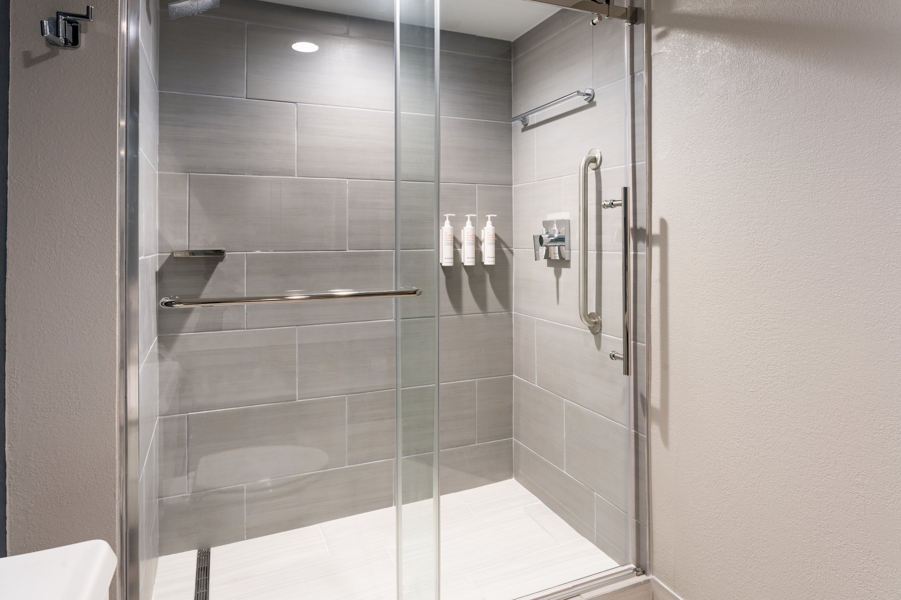 Hilton Beachfront Resort & Spa Hilton Head Island Room Type - 1KG DLX-PART OCNVW ACC TUB