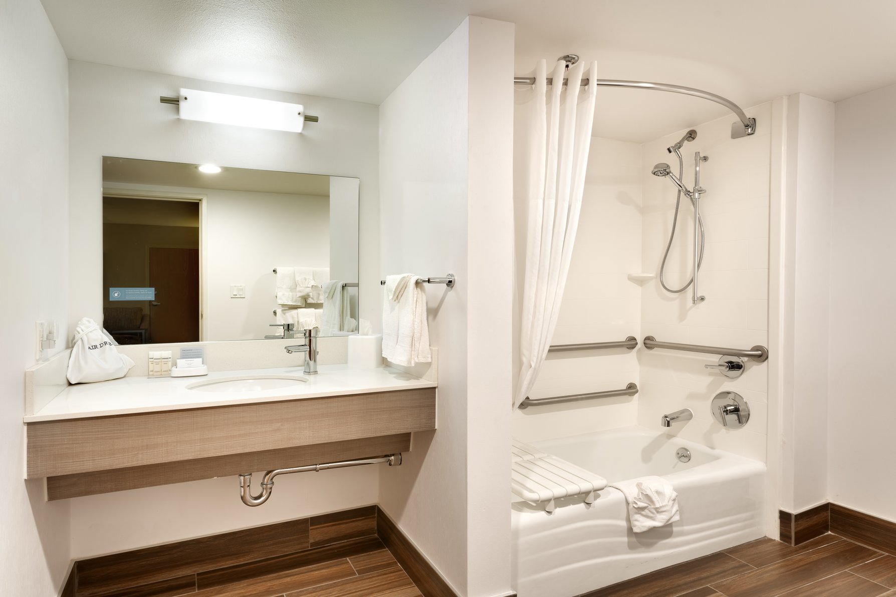 Hampton Inn & Suites by Hilton Orem Room Type - 2 QNS ACC TUB SUITE NOSMOK