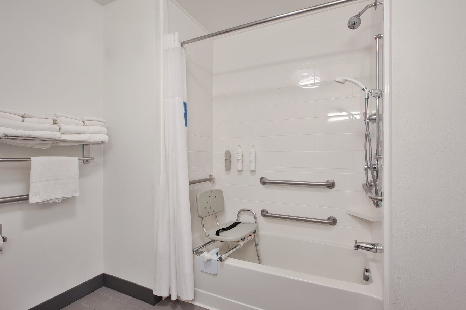 Hampton Inn by Hilton Clarion Room Type - 2QN MOB HEARING ACC TUB NS