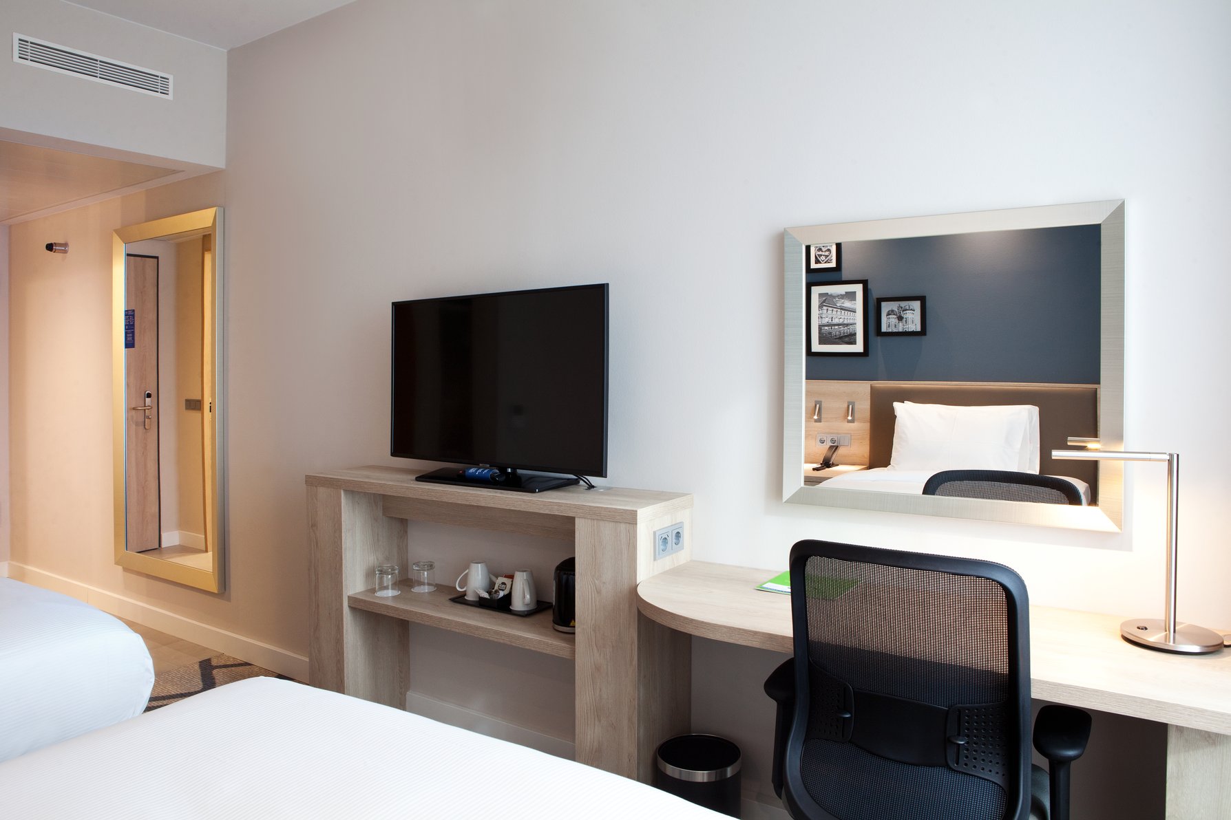 Hampton by Hilton Munich City Center East Room Type - TWIN ROOM