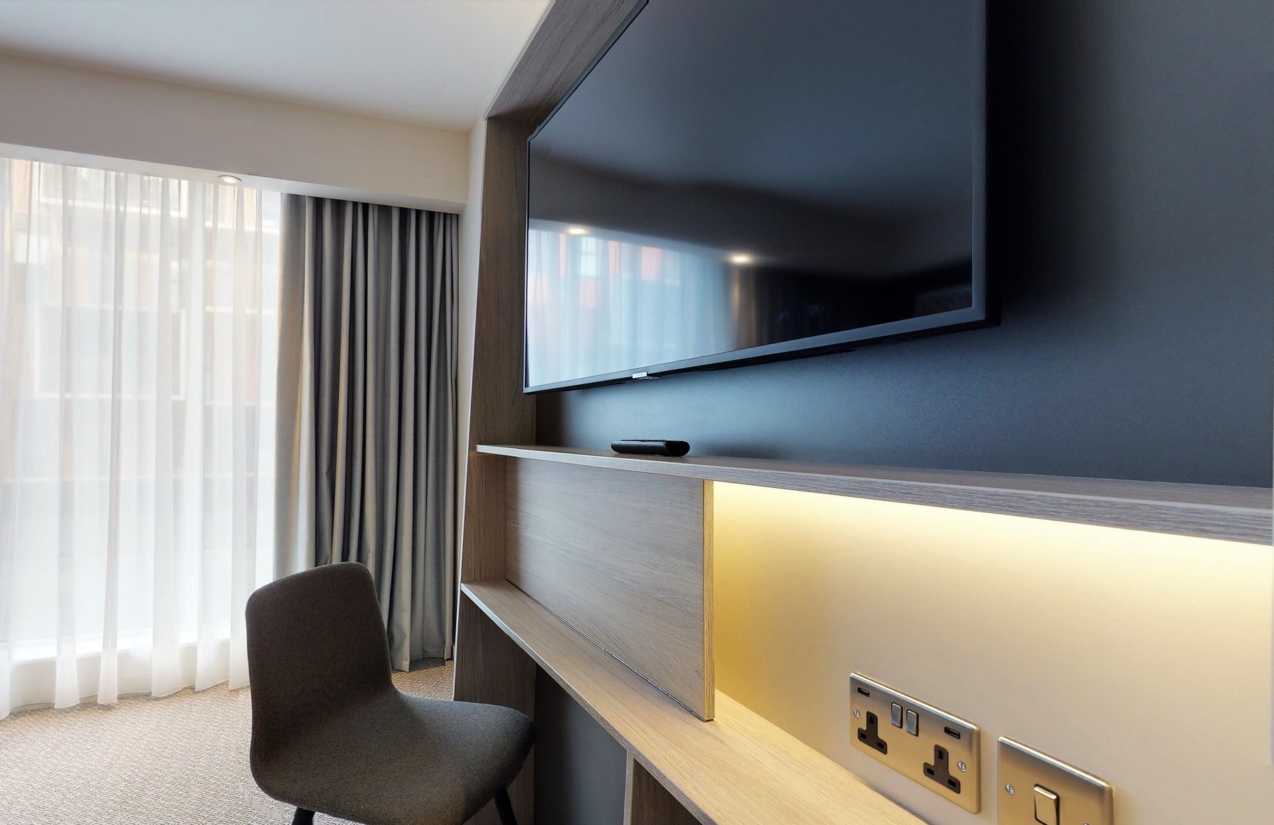 Hampton by Hilton Manchester Northern Quarter Room Type - QUEEN ROOM WITH CITY VIEW