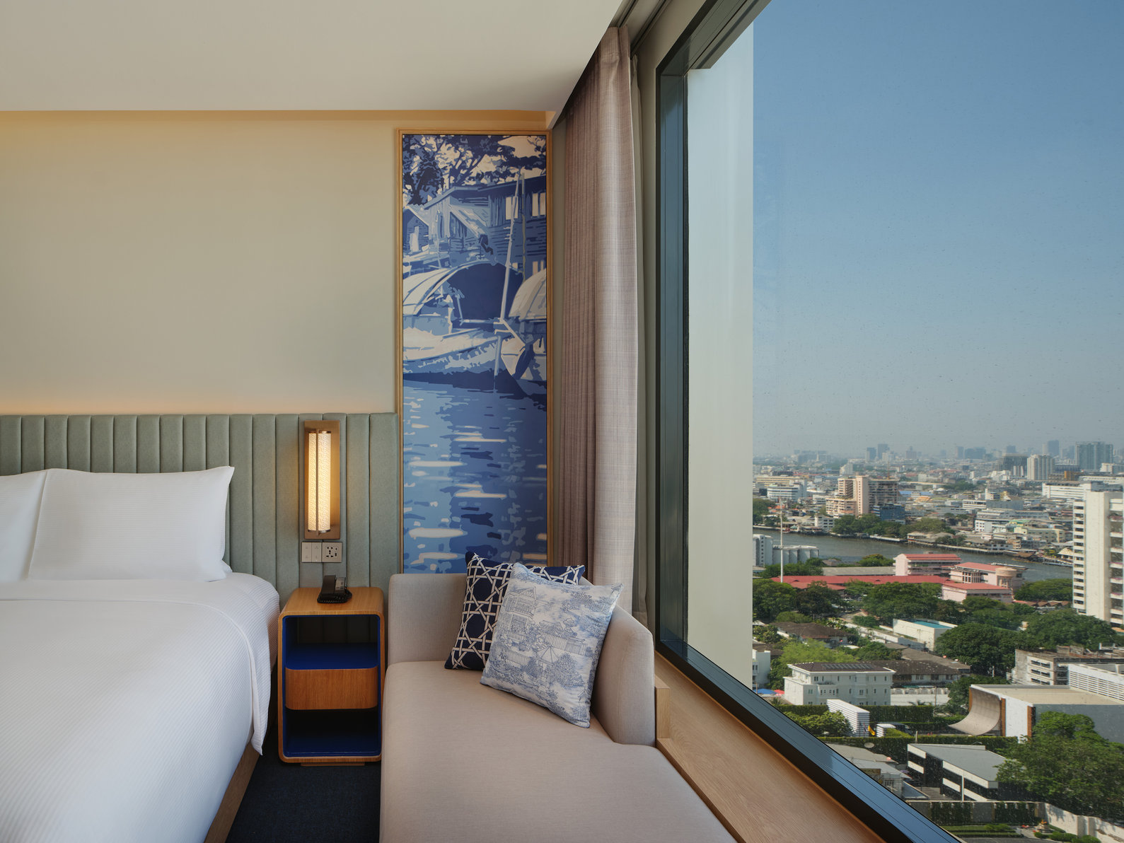 Hilton Garden Inn Bangkok Riverside Room Type - Deluxe King Room - Partial River View