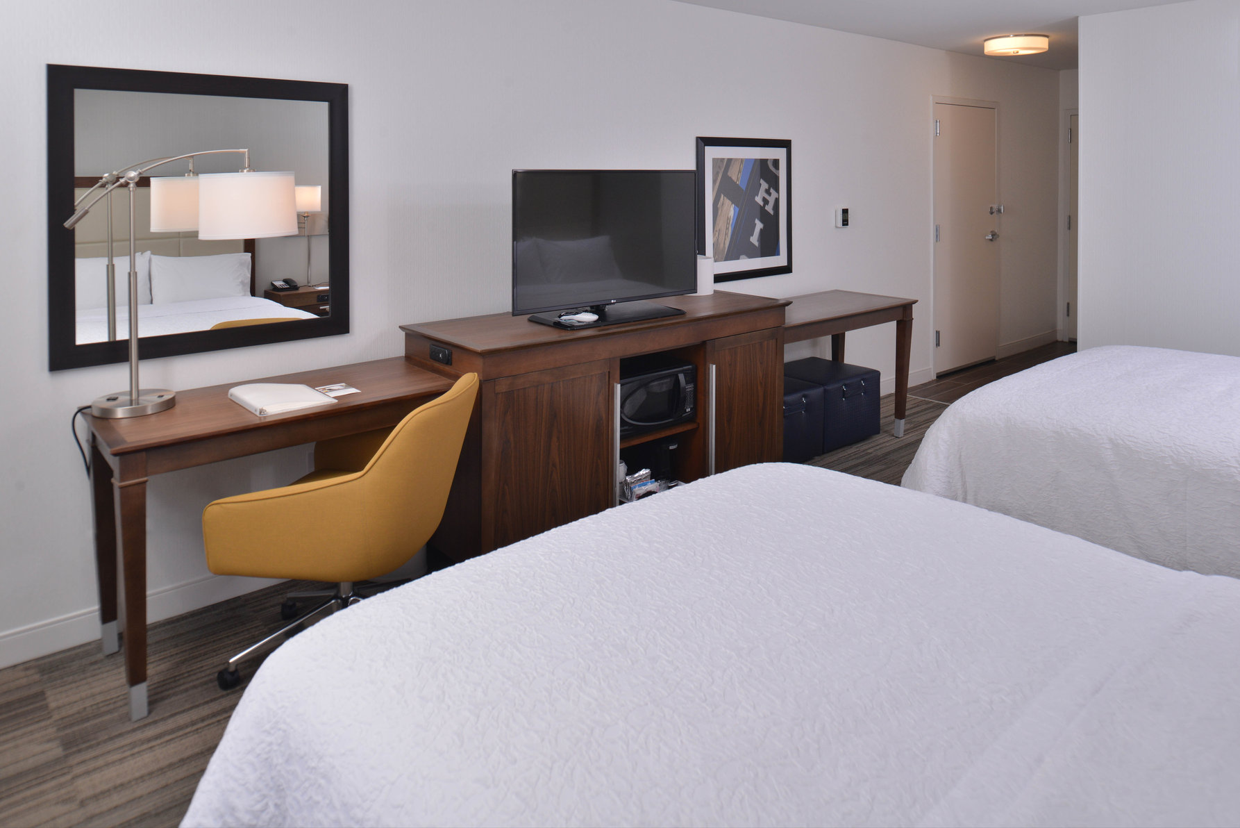 Hampton Inn & Suites by Hilton Ann Arbor West Room Type - 2QN STDO MIC FRIDG WTBR NS