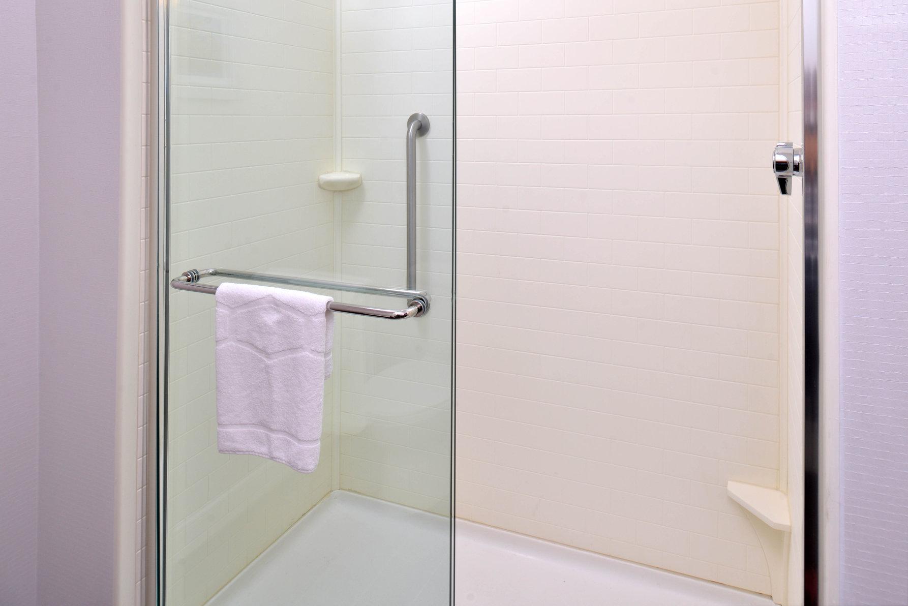 Hampton Inn & Suites by Hilton Ann Arbor West Room Type - 1KN STDO MIC FRIDG WTBR NS