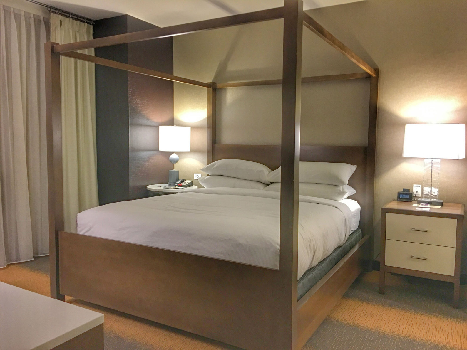 Doubletree By Hilton Reading Room Type - 1KG MOB HR ACC RI-S STE