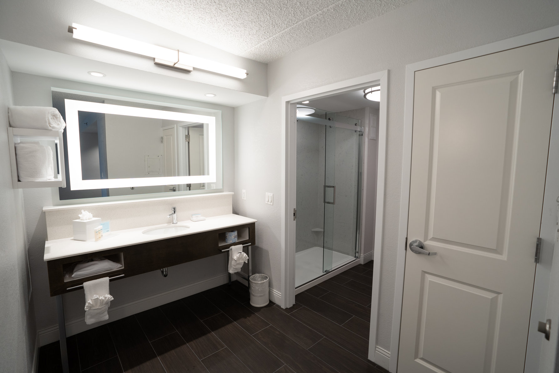 Hampton Inn & Suites by Hilton Fairfield Room Type - 1 KING BED KITCHEN SUITE