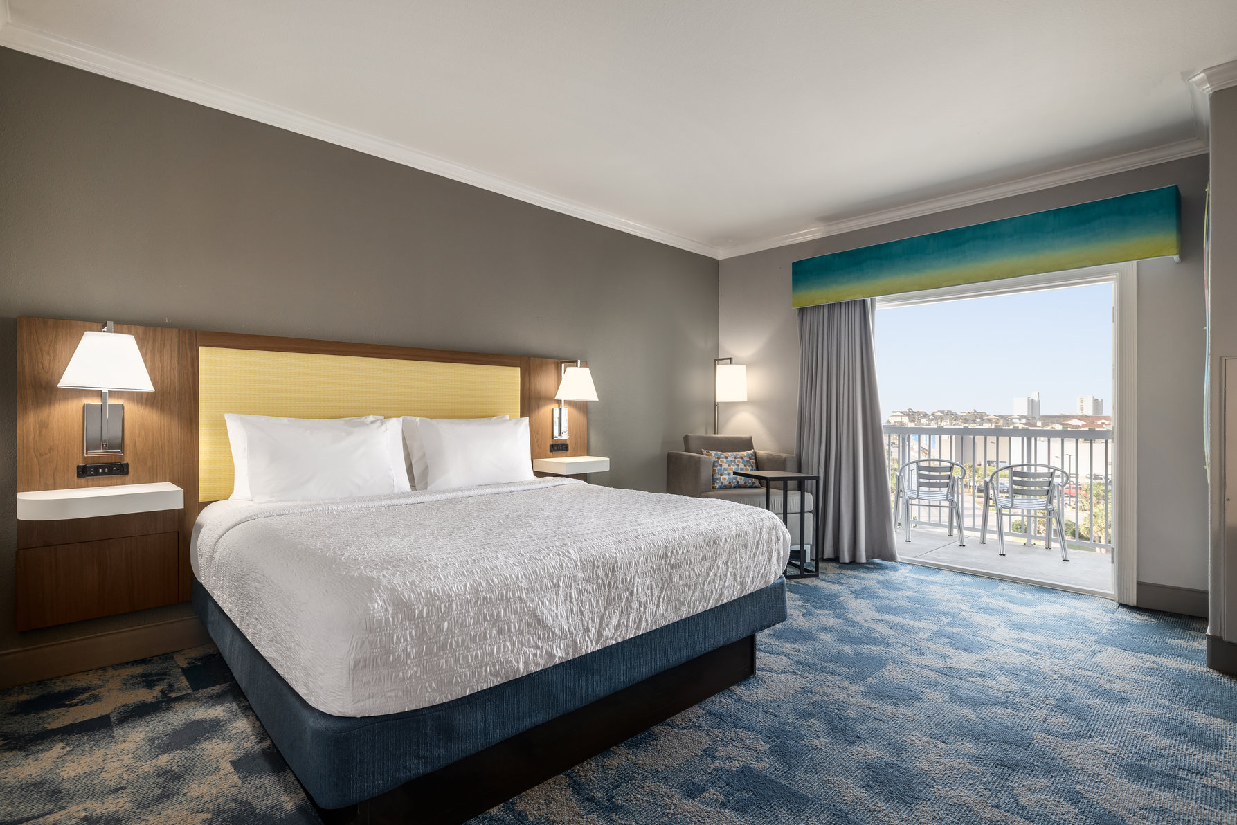 Hampton Inn & Suites by Hilton Galveston Room Type - 1KN ACC RIS STE BALCONY NS