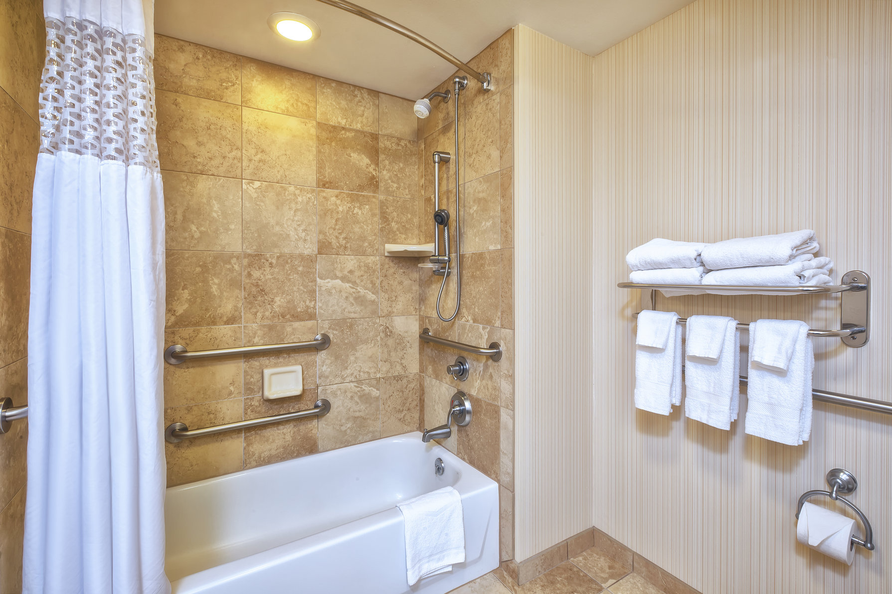 Hampton Inn & Suites Madison - West Room Type - 1 KG MOB HEA ACC W TUB NS