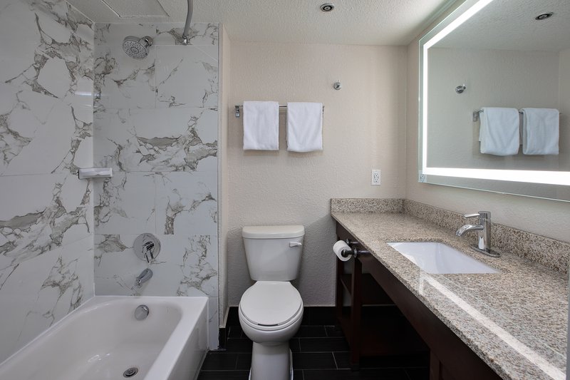 2 Queen Suite