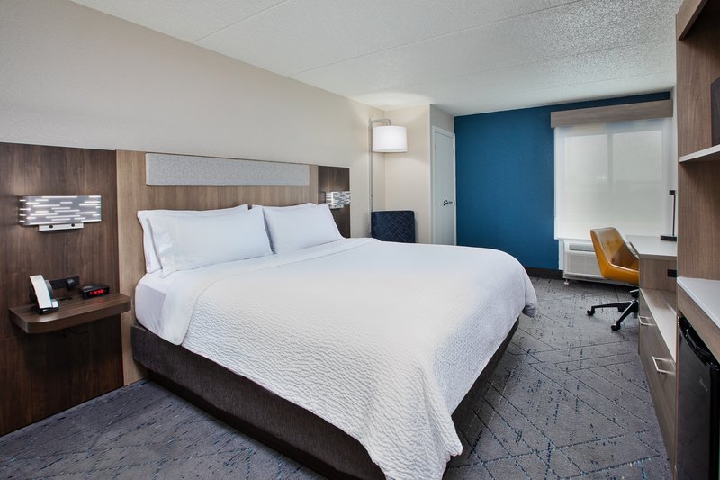 Holiday Inn Express and Suites Eden Prairie – Minneapolis