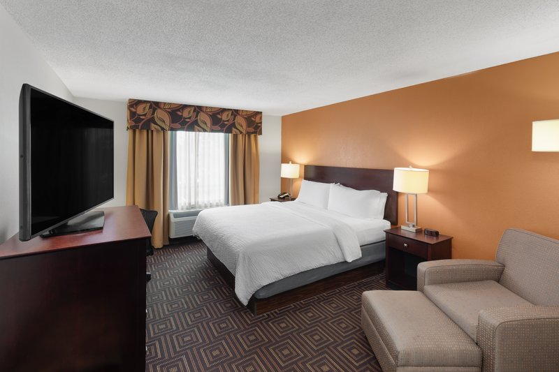 HOLIDAY INN SELECT CEDAR BLUFF