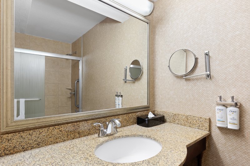 HOLIDAY INN SELECT CEDAR BLUFF