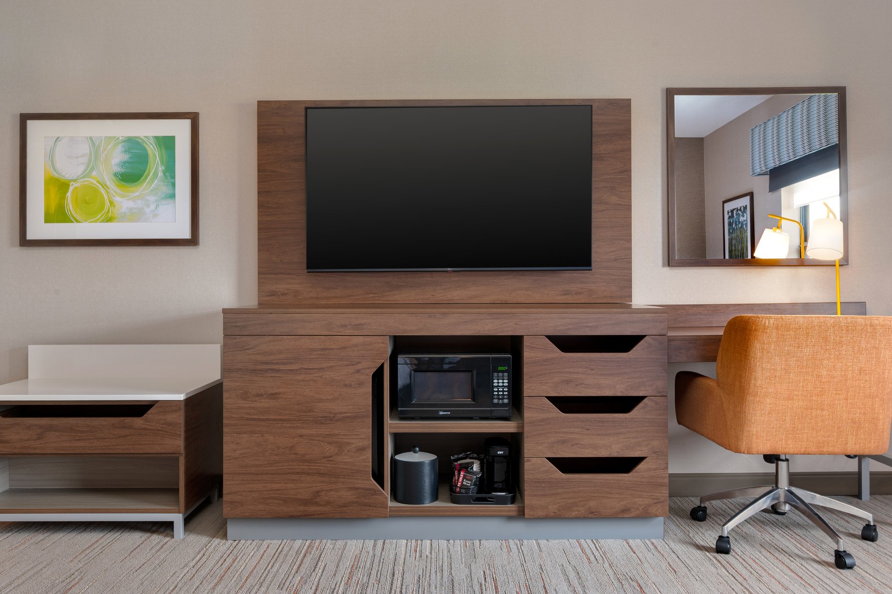 Hampton Inn & Suites Wilkes-Barre/Scranton Room Type - 1KNG STUDY SOFABED NONSMOK