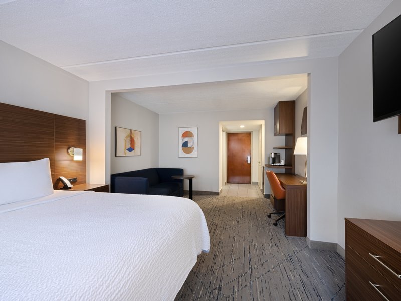 Holiday Inn Express and Suites Augusta West – Ft Gordon Area