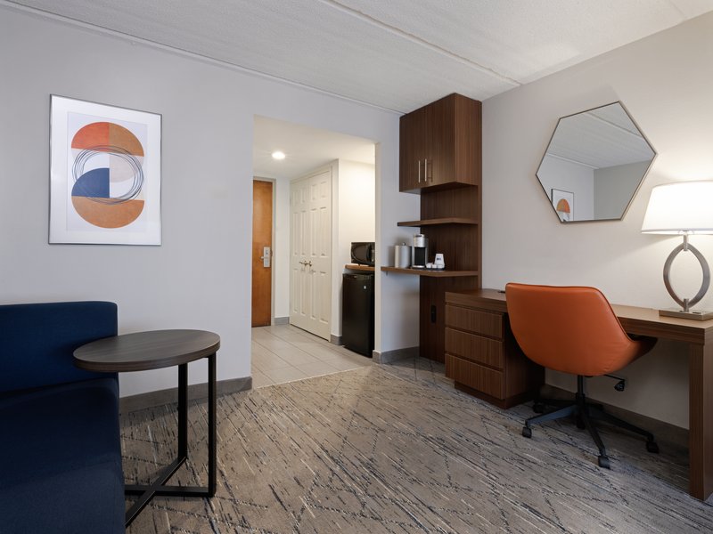 Holiday Inn Express and Suites Augusta West – Ft Gordon Area