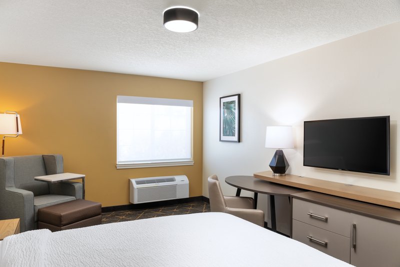 HOLIDAY INN REDDING