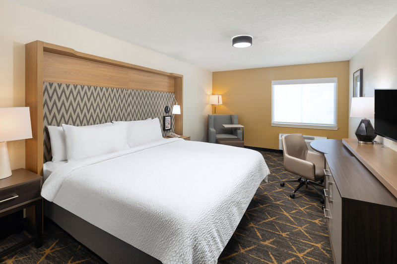 HOLIDAY INN REDDING
