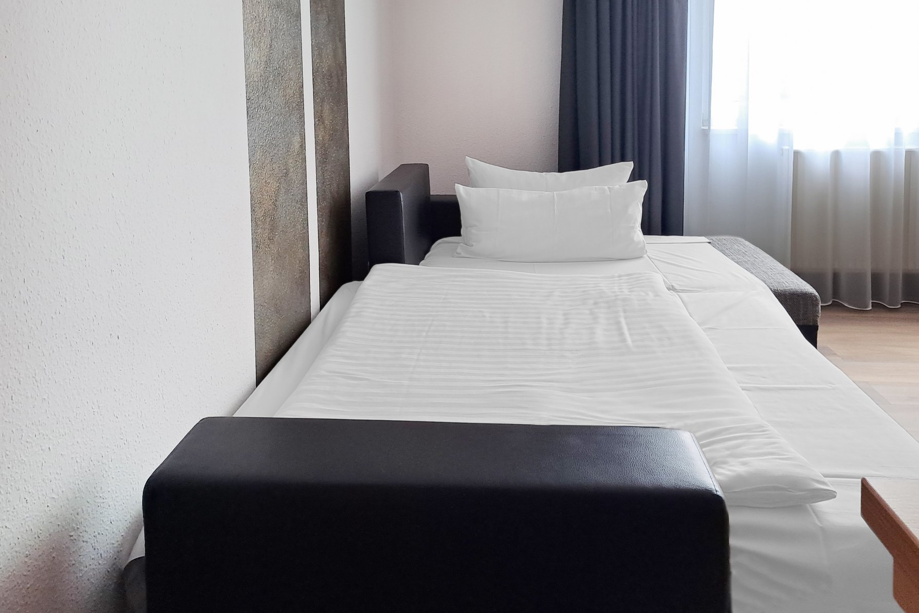 Garner Hotel Cottbus Sud by IHG Room Type - 2 Single Premium Single Sofa Bed up to 3 Adults