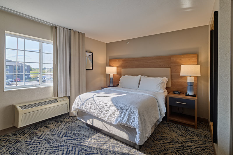 STUDIO SUITE 1 QUEEN BED NONSMOKING