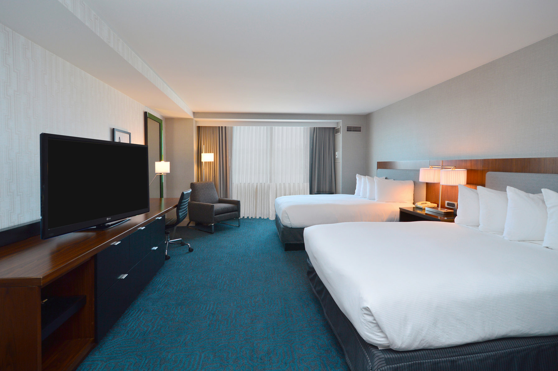 DoubleTree by Hilton Newark-Fremont Room Type - 2 DOUBLE BEDS