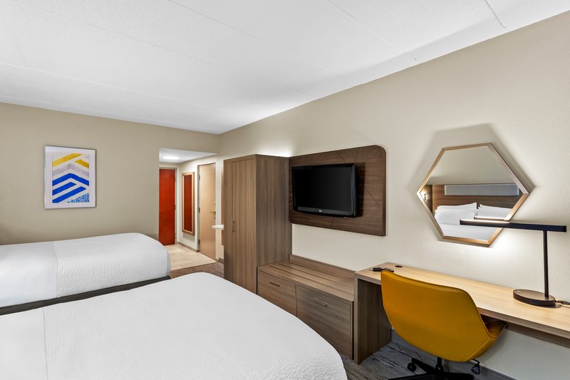 HOLIDAY INN EXP STES SOUTHRIDGE