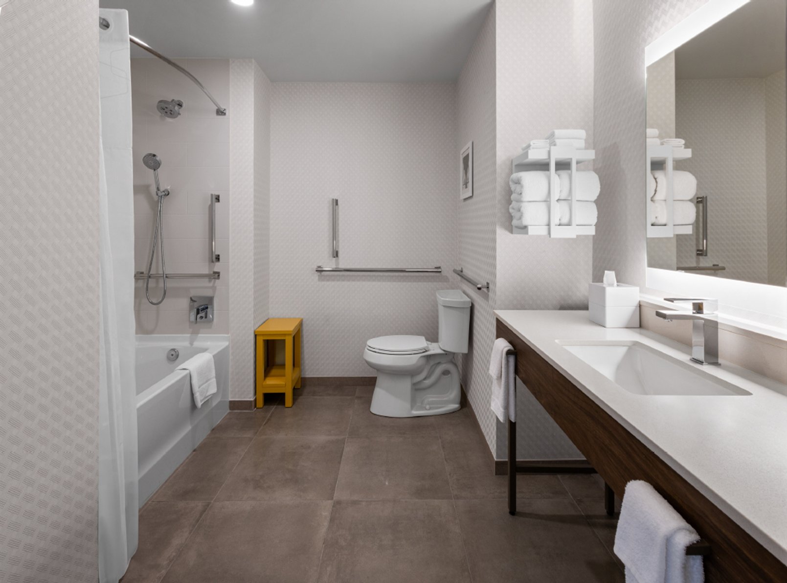 Hampton Inn and Suites Richmond/Glenside Room Type - 2QN MOB HEARING ACC TUB NS