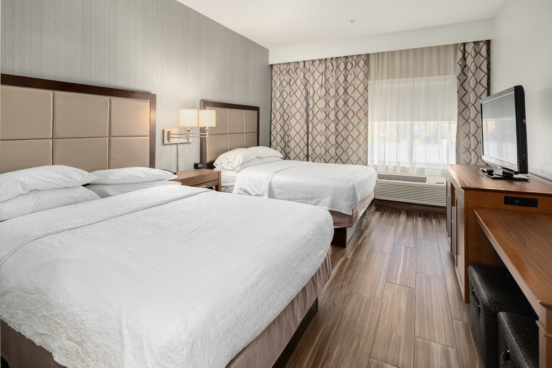 Hampton Inn & Suites Seattle North Lynnwood Room Type - 2QN MOB HEA ACC TUB STE NS