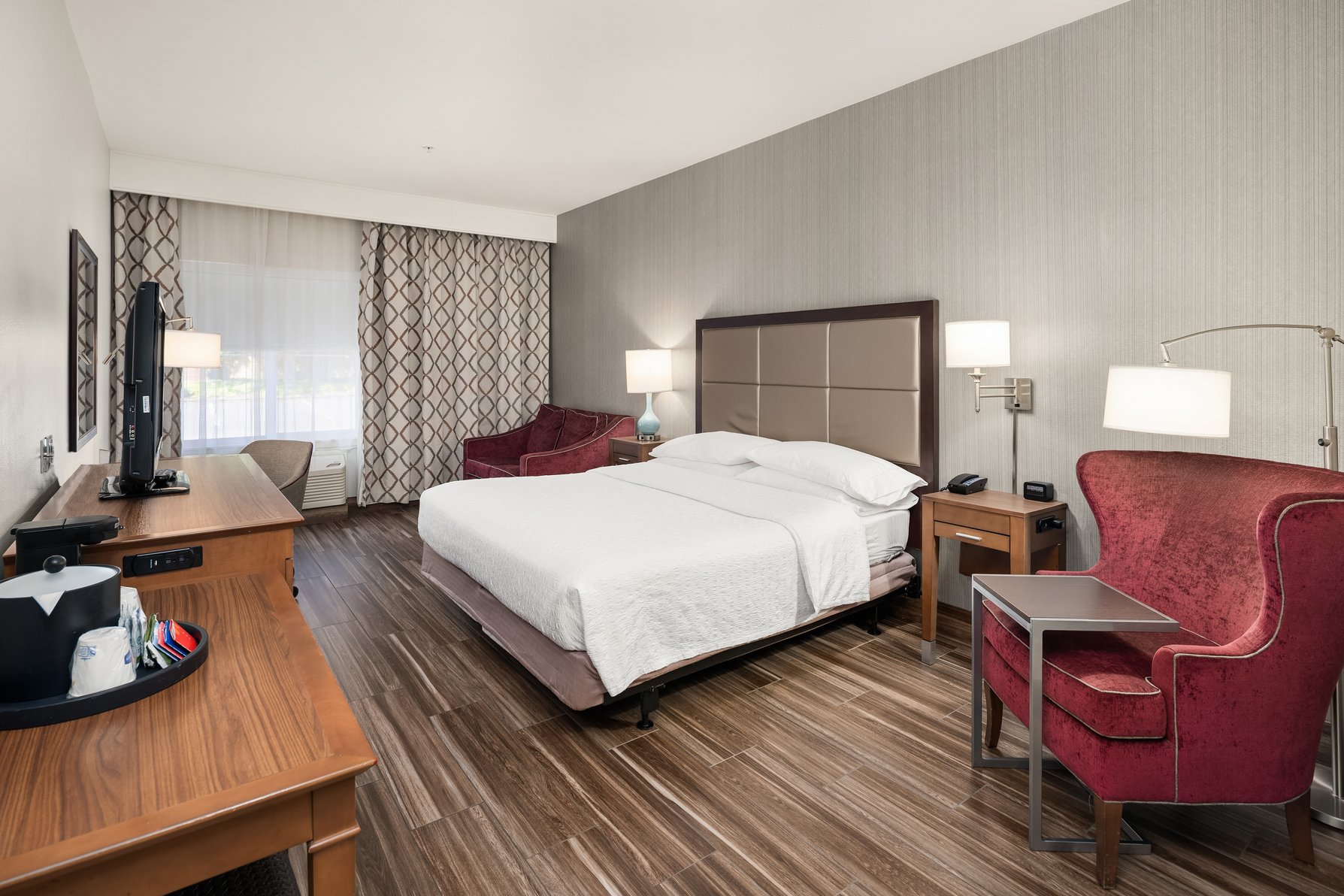 Hampton Inn & Suites Seattle North Lynnwood Room Type - 1K MB HEA ACC 3X3SH SFBD