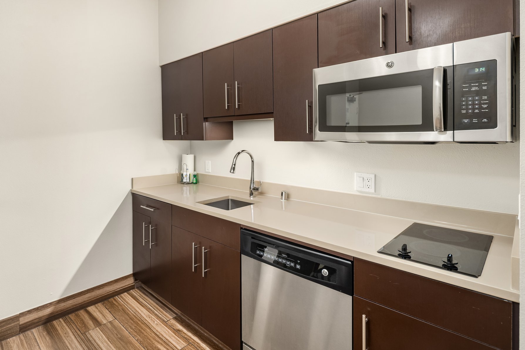 Hampton Inn & Suites Seattle North Lynnwood Room Type - 2QN DELUXE STE W KITCHN NS