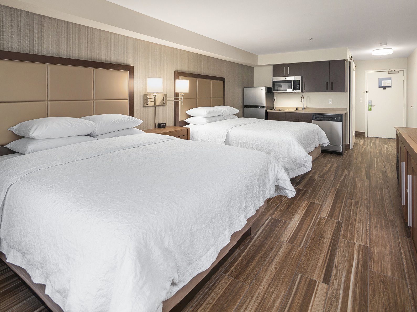 Hampton Inn & Suites Seattle North Lynnwood Room Type - 2 QNS STUDIO W KITCHEN NS