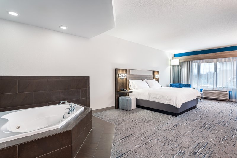 Holiday Inn Express and Suites Columbus Edinburgh