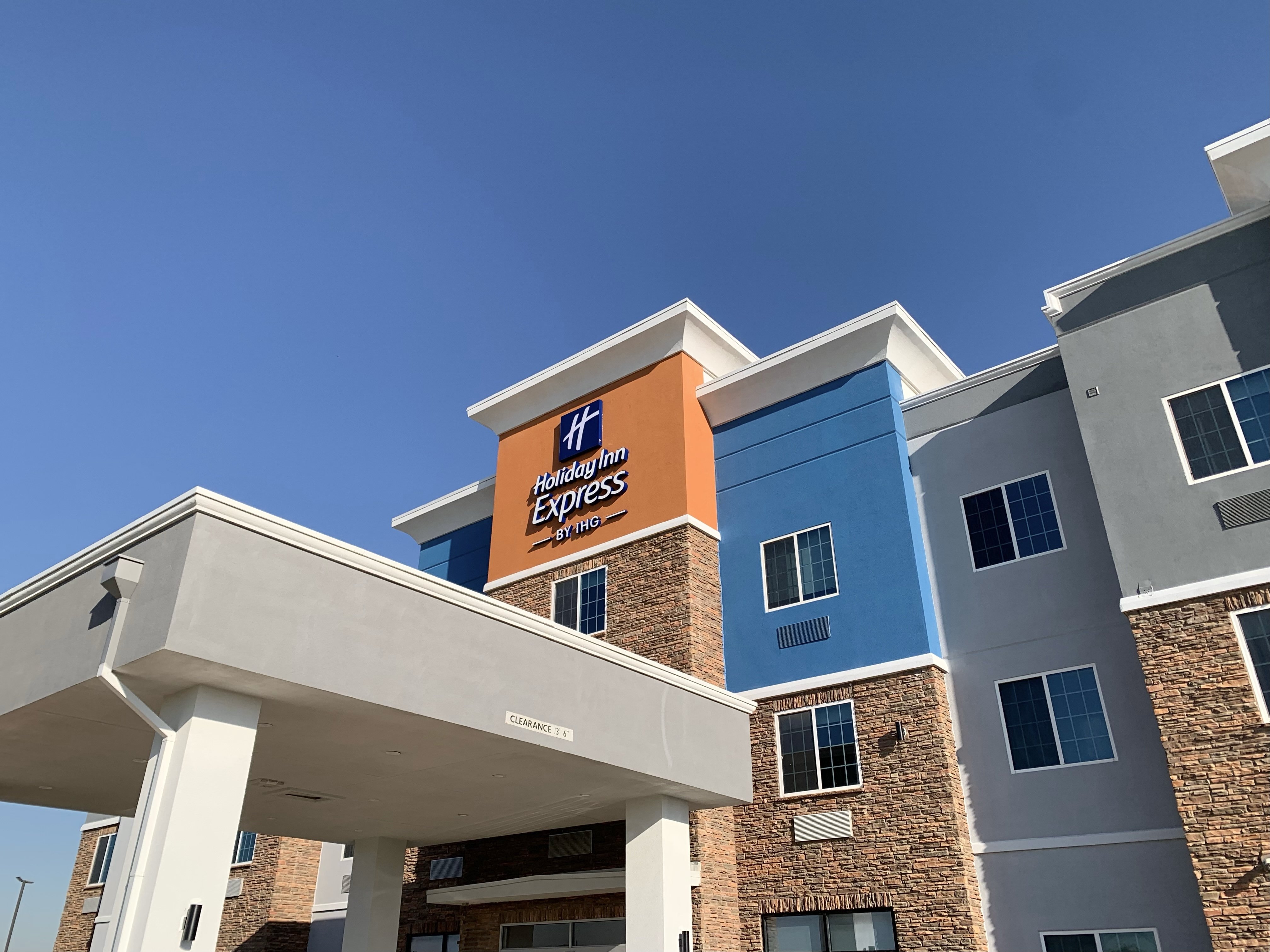 Holiday Inn Express & Suites Bridgeport