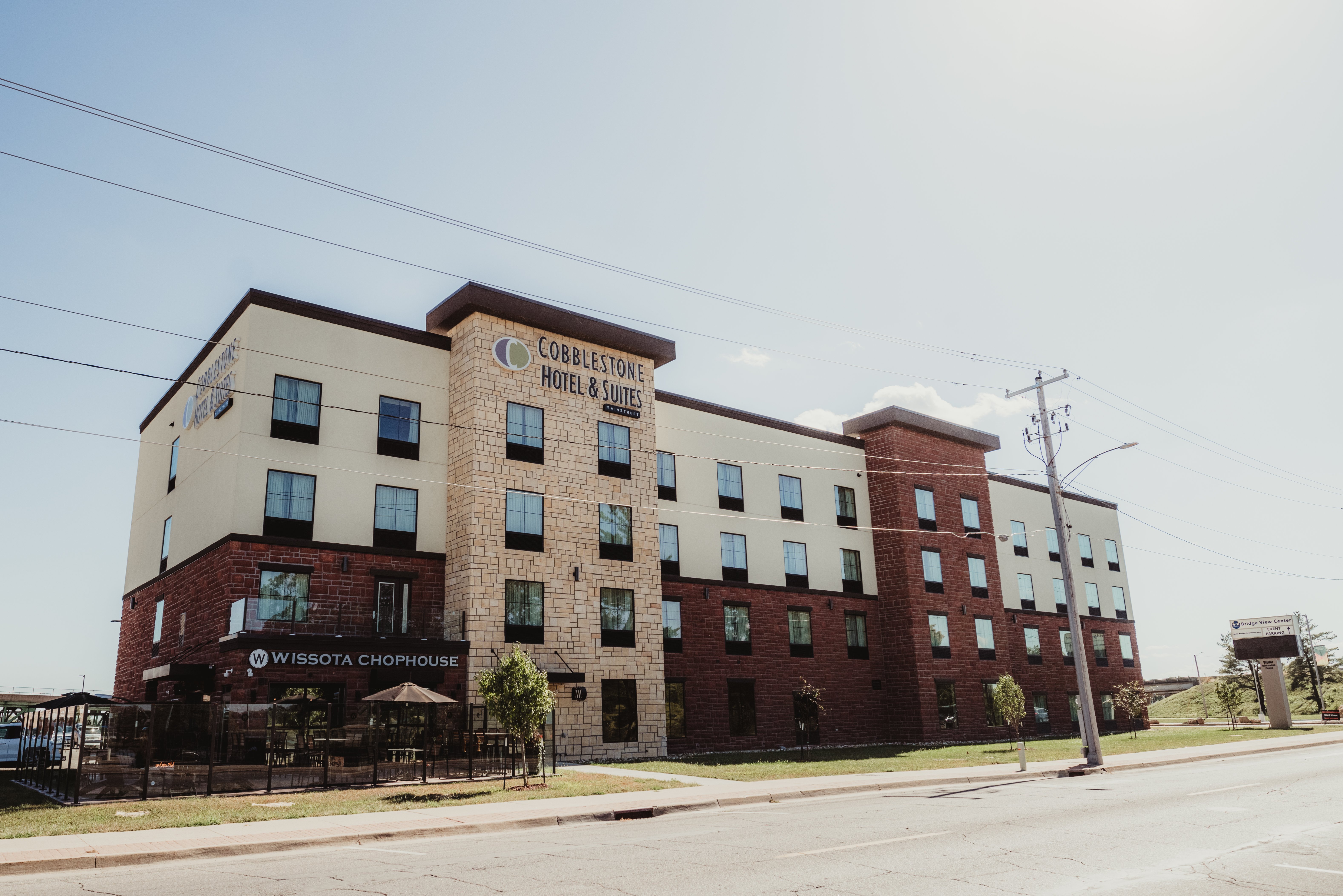 Cobblestone Hotel & Suites