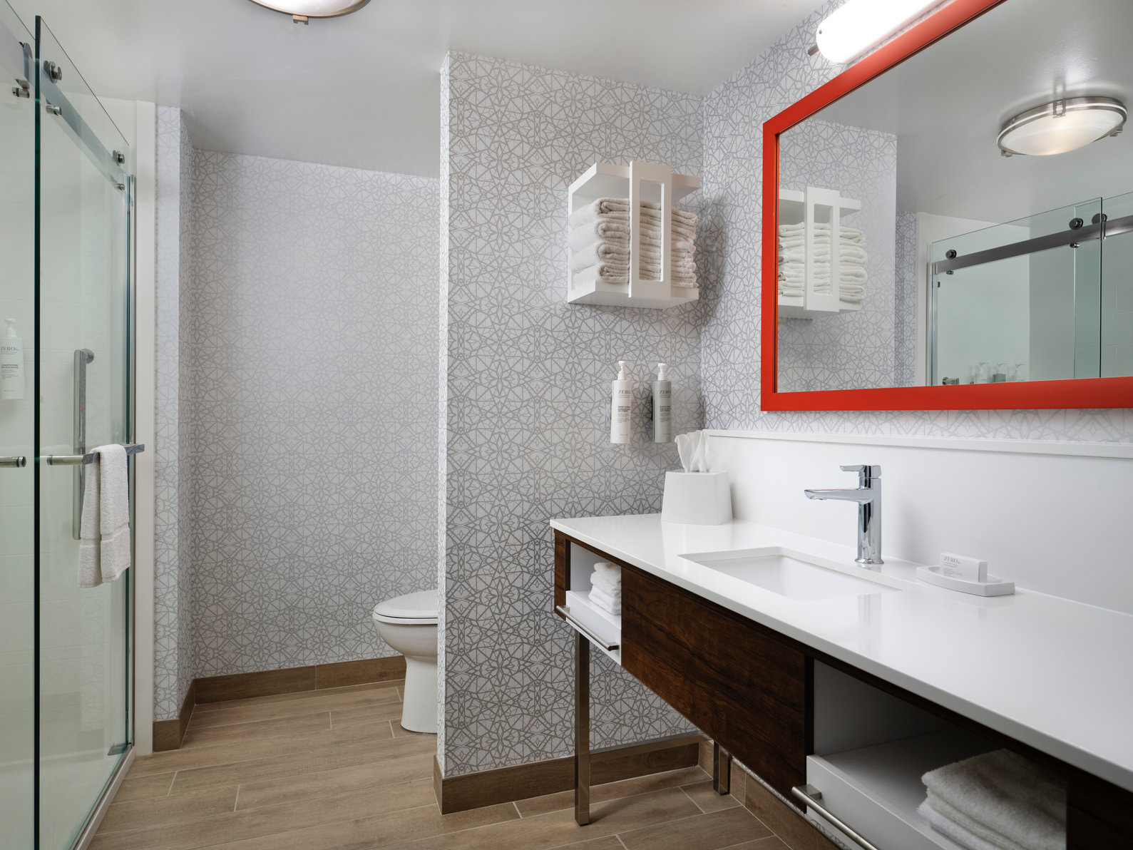 Hampton Inn Troy Room Type - 1 KING SFBD MIC FRG NS