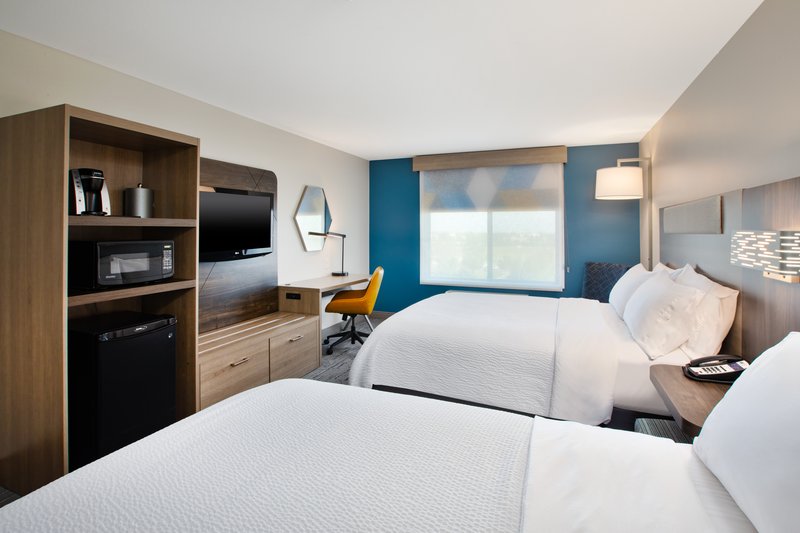 TWO QUEEN BEDS NONSMOKE