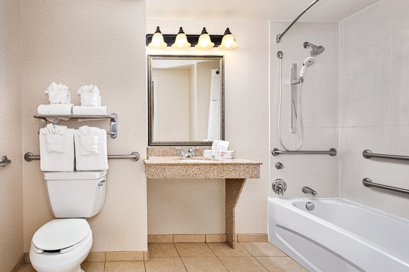 1 King Standard Communications Mobility Accessible Tub
