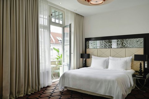 Superior Room with Balcony Bedroom